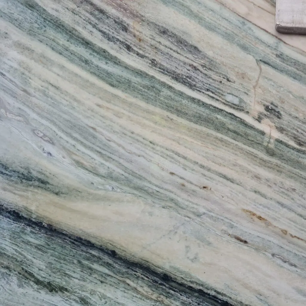 MA013 exotic green